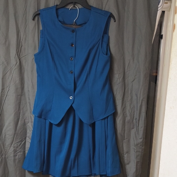 NEW 💙 Sleeveless Button-Up Vest w Matching Full Skirt Size Medium - Picture 2 of 8